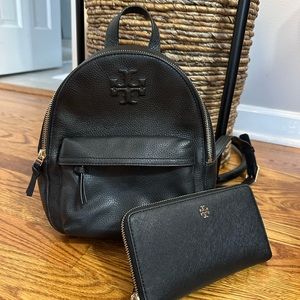 EUC Tory Burch black leather Thea backpack & wallet 🖤